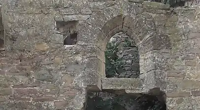 Vestige du transept nord de l'église du monastère des Clarisses.