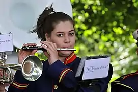 Joueuse de piccolo dans une fanfare néerlandaise.