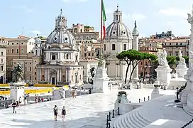 Église Santa Maria di Loreto de Rome, église Santissimo Nome di Maria al Foro Traiano, et colonne Trajane