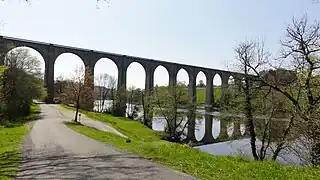 Le viaduc de L'Isle-Jourdain.