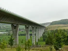 Viaduc de la Bresle, supportant l'autoroute française A29 à Aumale