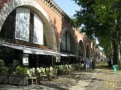 Un restaurant au pied du Viaduc.
