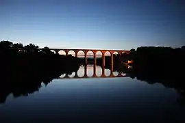 Viaduc et Vienne le soir, en juin 2015.