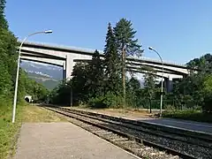 Le viaduc de La Rivoire depuis la gare.