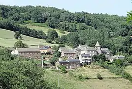 Le hameau de Saint-Symphorien et son église.