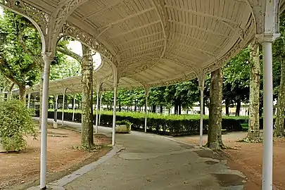 Vichy, galerie couverte du parc des Sources