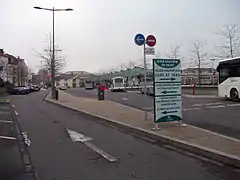 Séparation des voies dans la gare routière