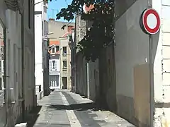 Rue interdite à la circulation de tout véhicule.