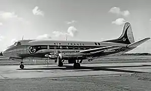 Le Vickers Viscount, premier avion à turbopropulseur produit en série, mis en service en 1950.