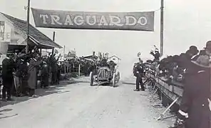 Felice Nazzaro remportant la Targa Florio 1907.