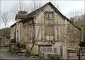 Vieille maison abandonnée du village .