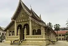 Façade d'un temple bouddhique.