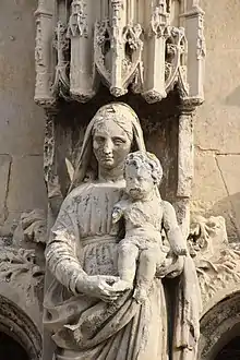 Détail de la Vierge à l'enfant du portail occidental