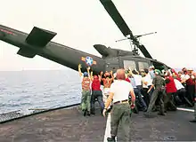 Un autre hélicoptère poussé à la mer