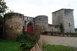 Le vieux château des Essarts.