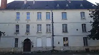 Hôtel Simon, XVIIIe s. Rue Briçonnet et place des Joulins.