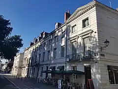 Place François-Sicard, façades ouest