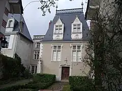 Rue Albert-Thomas, rue Racine : maison François Ier