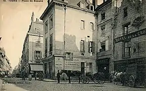 Rue du Commerce, place de Beaune