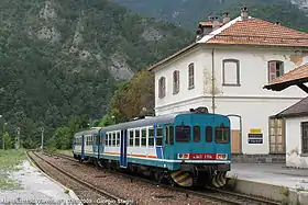 ViévolaLa halte (commune de Tende) côté voies