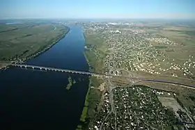 Photographie aérienne du pont en 2006.