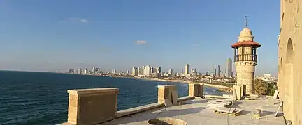 Vue de Tel-Aviv d'un balcon du monastère