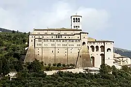 La basiliqueet le couvent.