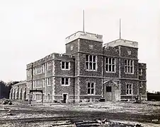 Le Francis Gymnasium en décembre 1903 en cours de construction.