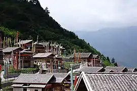 Maisons construites après le tremblement de terre. Zhongchagou. Juin 2013