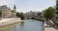 Vu depuis le Pont Neuf.