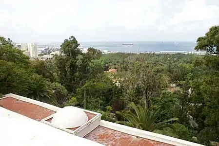 Vue partielle depuis la terrasse.