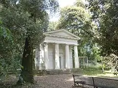 Villa Ada, Temple de Flore.