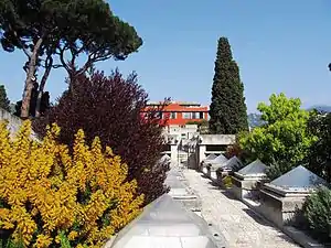 Jardin suspendu sur terrasses.