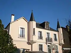 Villa néogothique rénovée enduit mince, région parisienne