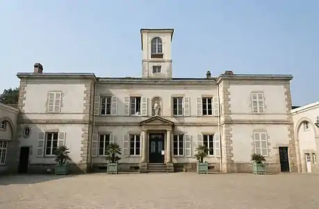 Façade de la villa.