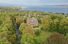 Vue aérienne de la façade Ouest de la Villa Perrot.