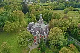 Vue aérienne de la façade Est de la Villa Perrot.