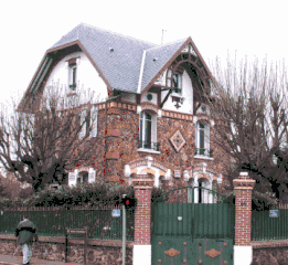 Plateau du Cou de la Girafe, villa style meulière (rue des Sablons).