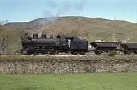 La 132 T Engerth no 11 vient de quitter Villablino avec un train pour Caboalles, au mois d'avril 1983.