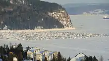 Village sur glace, Anse-à-Benjamin[3], Saguenay, La Baie (Arrondissement), rivière Saguenay