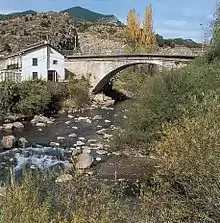 L’ancien pont à Villanúa, sur l’Aragon