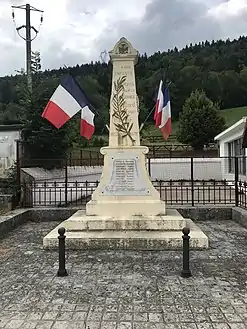 Le monument aux morts.