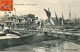 Le tramway de Lorient sur le Pont tournant, vers 1917.