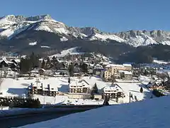 Le village de Villard-de-Lans, dominé par les arêtes du Gerbier.