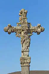 Croix du cimetière, face Vierge.