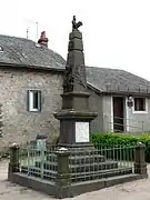 Le monument aux morts.