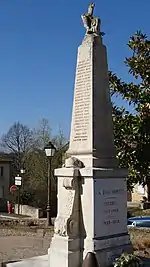 Monument aux morts de Villefranche-du-Périgord