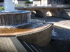 Fontaine et jets d'eau.