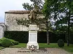 Le Poilu mourant en défendant le Drapeau (monument aux morts)