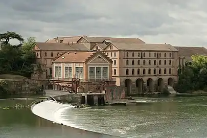 Le barrage de Villemur-sur-Tarn, Haute-Garonne.